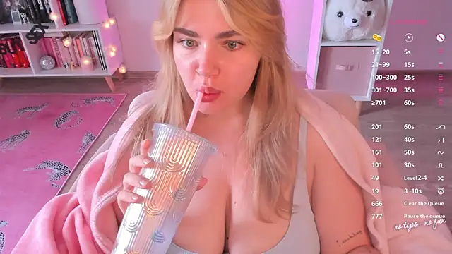 pussy-kattt's Live XXX Chat