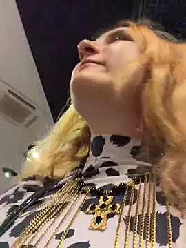Chat +18 de AdelRich ao vivo