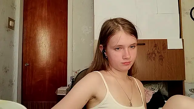 CecilleSollors Adlı Modelin Canlı XXX Sohbeti