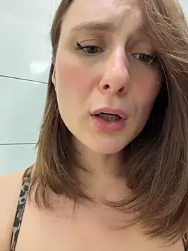 Pokazy przed kamerką – Dina_Tease
