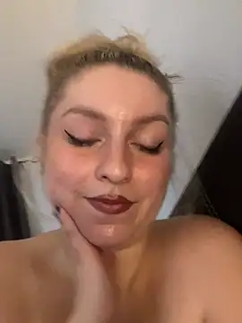 KiraBloom66 Live XXX-chat