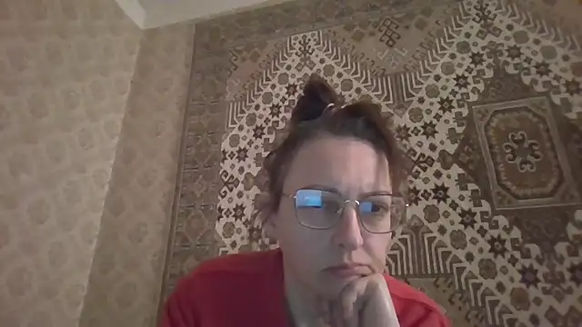 FayInessaKiss Chat XXX live