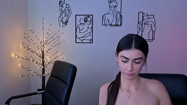 flora_ri's Live XXX Chat