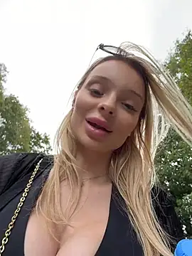 XXX chat uživo modela HannaXLove