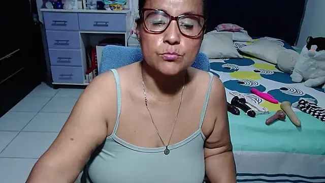 แชท XXX สดของ pervert_mommy_