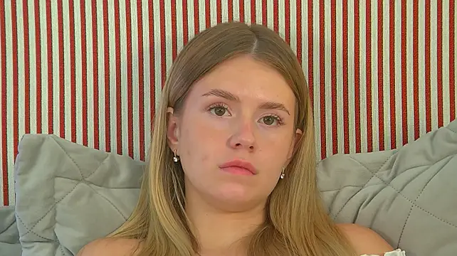 Chat +18 de MilanaBalmain ao vivo