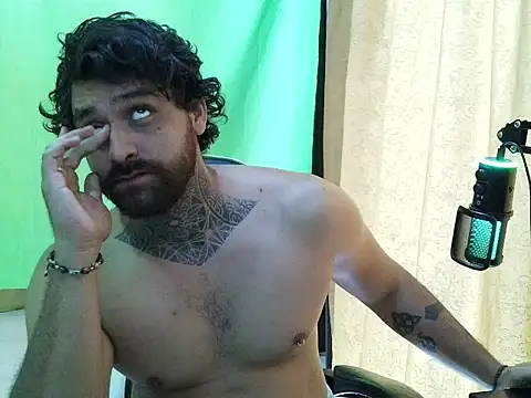 aronmiller404 – webcam-show