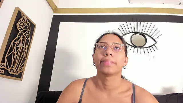 EmilyGomezLS XXX чат на живо