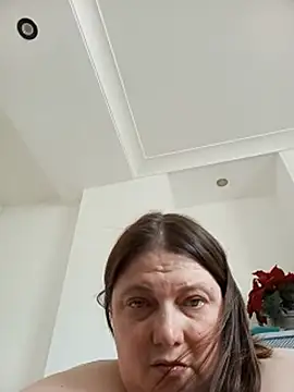 HotHornyEmmaX's Live XXX Chat
