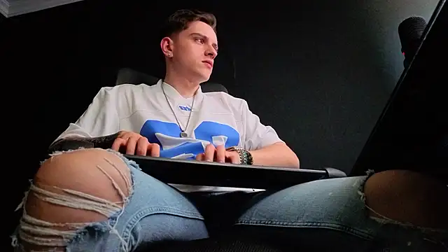 FelixStarkk Live XXX Chat