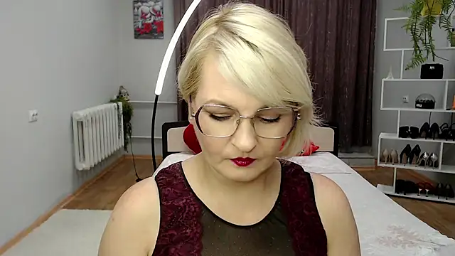 Chatroom XXX en direct de BlondeBrilliant7