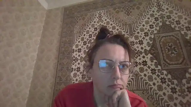 FayInessaKiss Chat XXX in diretta