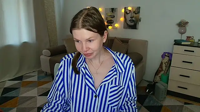 แชท XXX สดของ ReginaSparkle