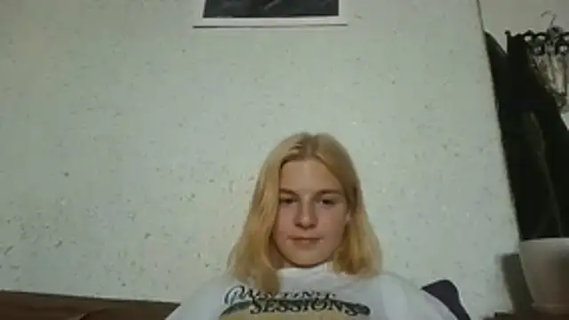 צ'אט XXX בשידור חי של qwerty_h