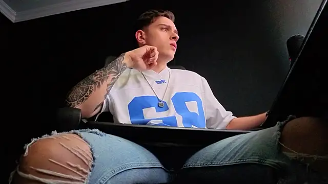 FelixStarkk Chat XXX live