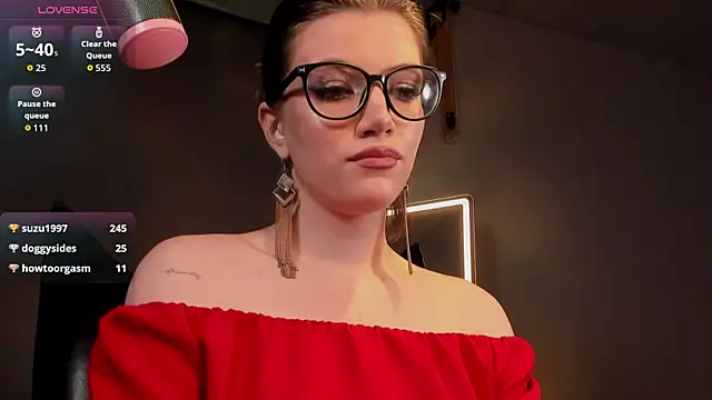 XXX chat uživo modela CathyAdams