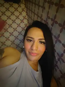 Yourbabyshane Show in webcam