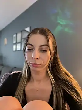 Chat XXX en directo de Mia_Ethan