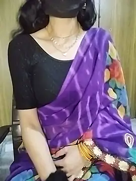 kiaraqueen7 XXX чат на живо