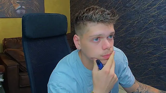 NicoTroy Chat XXX live