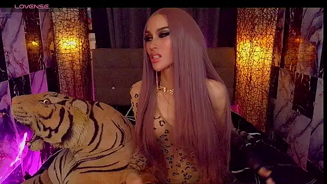 XXX chat uživo modela SeductiveSamanthaTS