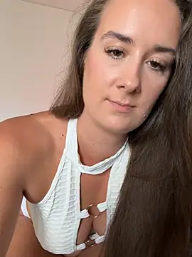EllaMae Webcam-Show