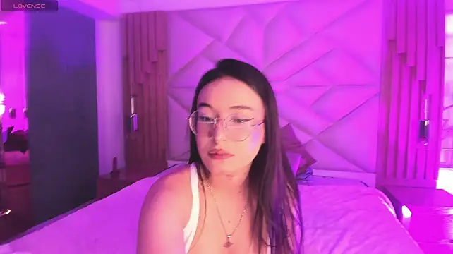 Ivory_Dlacour Adlı Modelin Canlı XXX Sohbeti