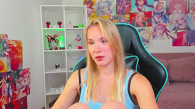 Chat +18 de ElaraVoltage ao vivo
