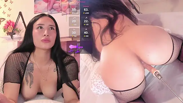 lili_moonn's Webcam Show