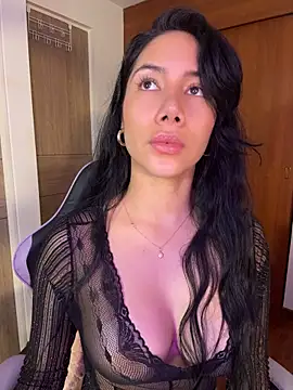 Živý XXX chat ArianaReynoldss