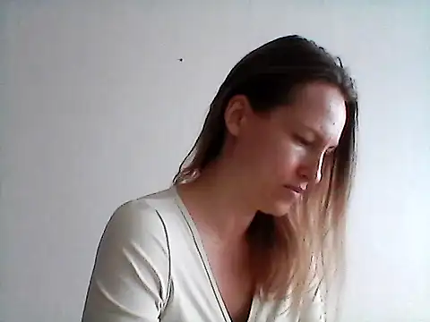 Chatroom XXX en direct de Nimetta