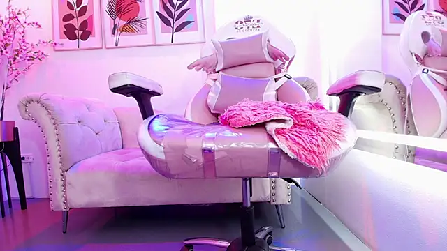 Maddie_T18's Live XXX Chat