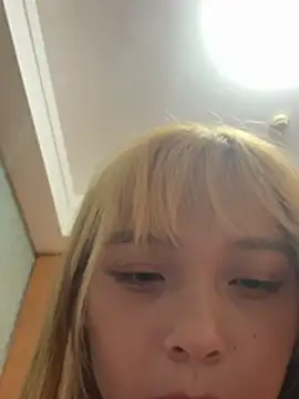 yangyang520-18girl Шоу с уебкамера