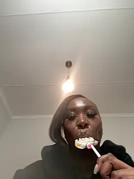 Bootyliciouse21X webkamerás műsora
