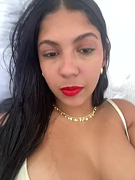 Palominhasafadinha_ Adlı Modelin Canlı XXX Sohbeti