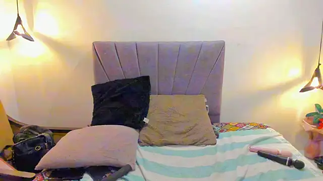 ScarletHoot_ Live XXX-Chat