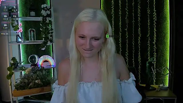 madam_uliis' Live XXX Chat