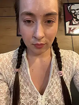 Holly_Play: απευθείας συνομιλία ΧΧΧ