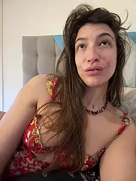 Yara-Lolii's Live XXX Chat