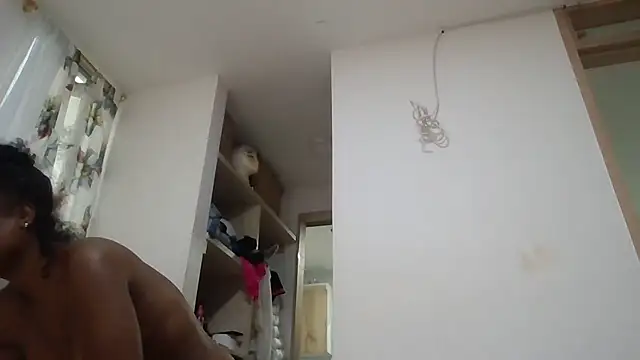 Chat XXX en directo de JadaMillss