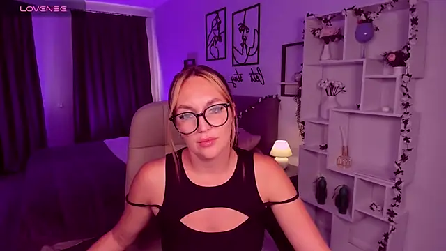 EvieMagical লাইভ XXX চ্যাট