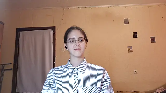 Katelemon Adlı Modelin Canlı XXX Sohbeti