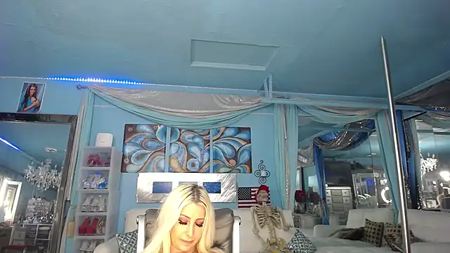 Chat XXX en directo de ADRIANNA_FOX