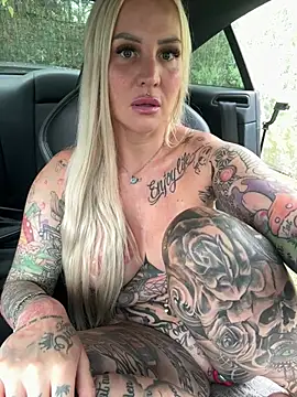CoraDiamond live XXX chat