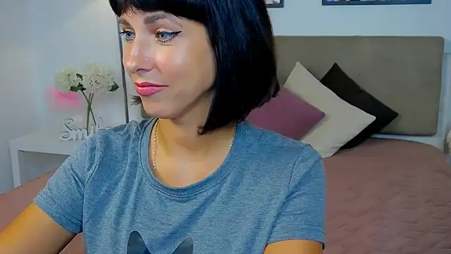 HeidieRaven Chat XXX in diretta