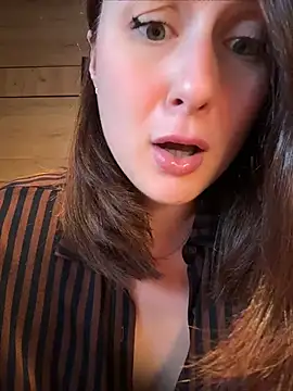 Dina_Teasen Webbikameraesitys