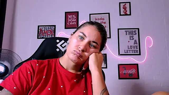 AlisaFrost Chat XXX in diretta