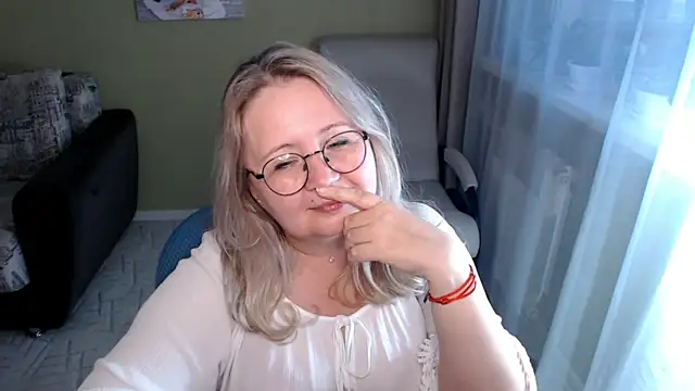 YanaMayer XXX чат на живо