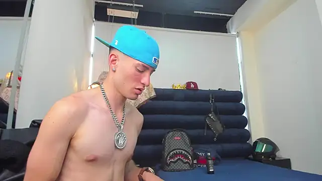 HunterHeat_'s Webcam Show