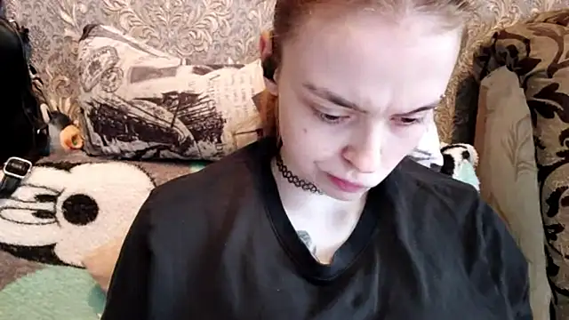 XXX chat uživo modela CaraDelevingnee
